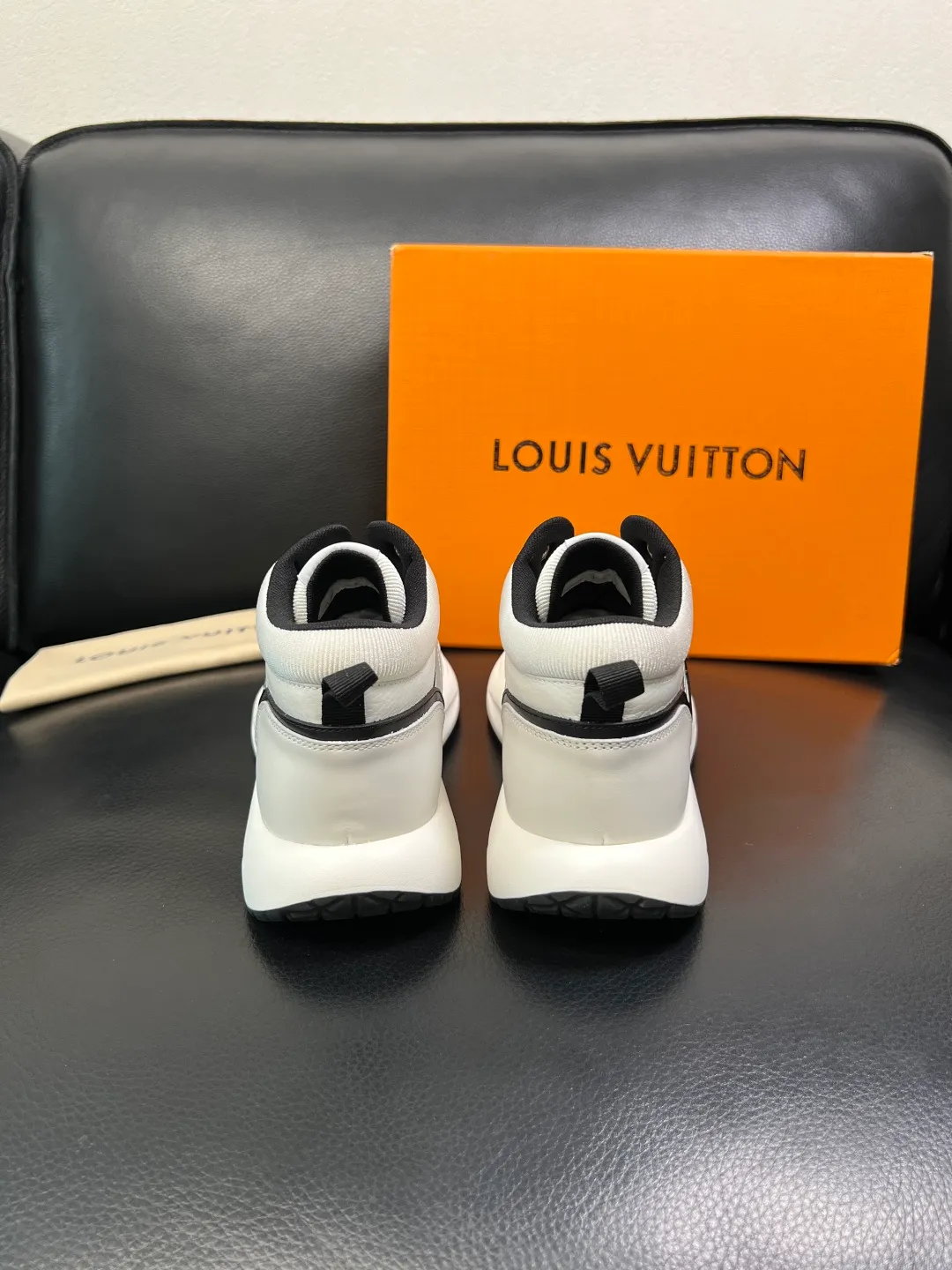 Men's shoes 💰820 Lv high quality top crafts Louis Vuitton, sports sneakers counter synchronization, uppers imported from Italy, high quality splicing colorful complex crafts, imported mesh pads soft and comfortable, soles: original soles specially provided by the original factory, T men's shoes 💰U exclusive movable molded soles super comfortable, original factory single goods, code number 39-44 (customized 38 45)